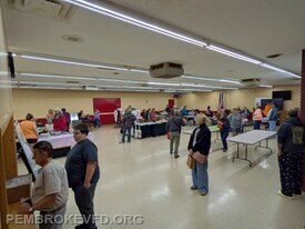 Steady crowds enjoying the vendors